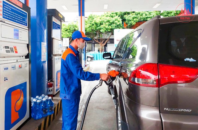 Đề xuất áp thuế 0% đối với xăng dầu tới 30/6 - Ảnh 1.
