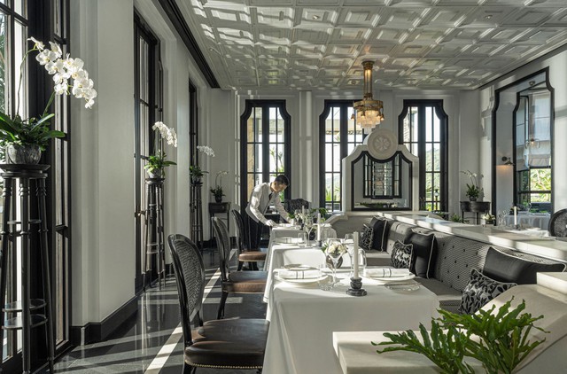 Làm sân bay chỉ mất 2 năm, xây cáp treo lên nóc nhà Đông Dương trong 800 ngày: “tiêu chuẩn” Sun Group và cuộc chơi không dành cho số đông - Ảnh 4.