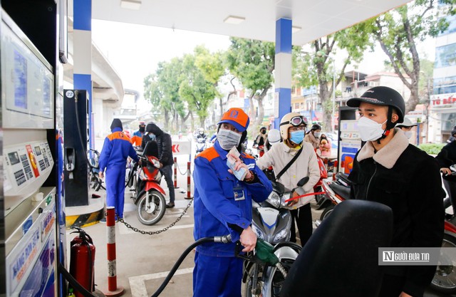 Bộ Tài chính đề xuất giảm thuế nhập xăng dầu về 0% do căng thẳng Trung Đông - Ảnh 1.