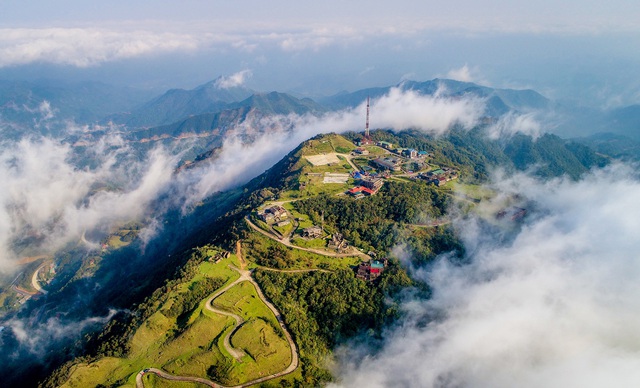 Sun Group sắp đầu tư 7.300 tỷ vào nơi được mệnh danh “lạnh nhất Việt Nam”, chuẩn bị khởi công tuyến cáp treo chưa từng có trong lịch sử - Ảnh 1.