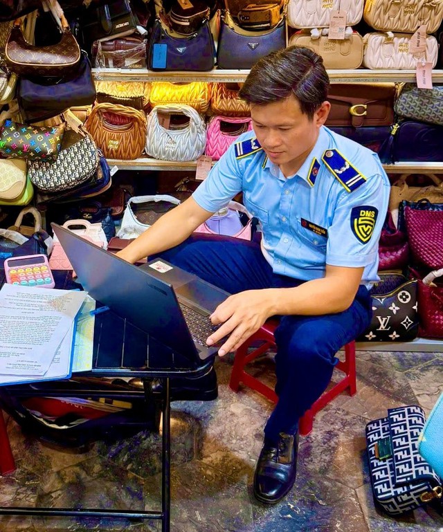 Mở nhiều đợt truy quét đột xuất: Tiếp tục phát hiện loạt sai phạm nghiêm trọng của các hộ kinh doanh, hàng nghìn sản phẩm bị tạm giữ, tiêu hủy - Ảnh 1.