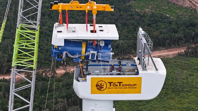 Từ công trường ‘3 không’ đến dòng điện vượt biên giới: Cách Bầu Hiển làm nên kỳ tích Savan 1 trong 16 tháng - Ảnh 2.