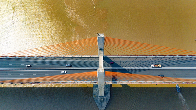 Cao tốc chỉ dài 25km nhưng gần 558 tỷ đồng/km, có cầu dây văng lọt top thế giới do người Việt Nam tự thiết kế, thi công - Ảnh 1.