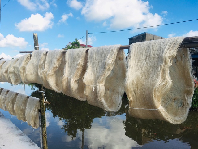 Bảo tồn tinh hoa làng nghề truyền thống tơ lụa Cổ Chất - Ảnh 3.