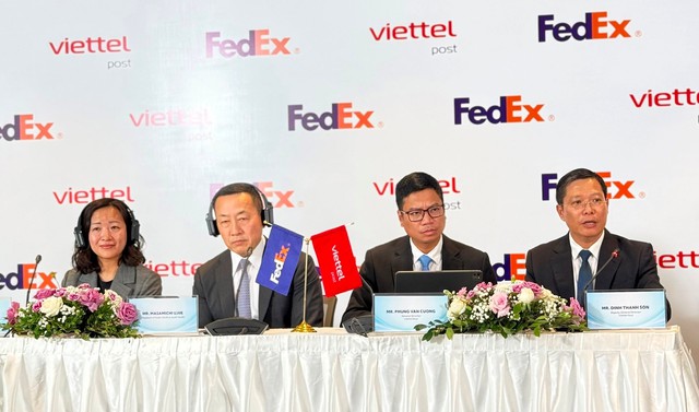 Thấy gì sau cái bắt tay của Viettel Post với “gã khổng lồ” logistcis quốc tế FedEx? - Ảnh 1.