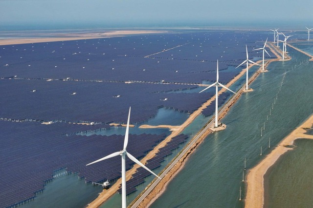 Lộ trình giảm phụ thuộc dầu mỏ của quốc gia láng giềng của Việt Nam: Xe điện và hạ tầng xanh trở thành ưu tiên hàng đầu - Ảnh 3.