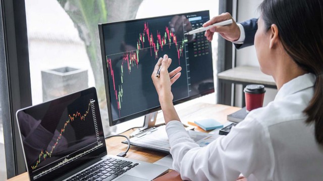 Từng mất 30 tháng lương vì đầu tư sai, chuyên gia lấy lại tài sản bằng việc mua vàng, chứng khoán theo kiểu này- Ảnh 2.