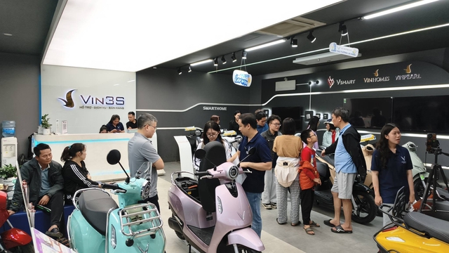 Doanh số xe máy điện VinFast lập kỷ lục chưa từng có - Ảnh 1.
