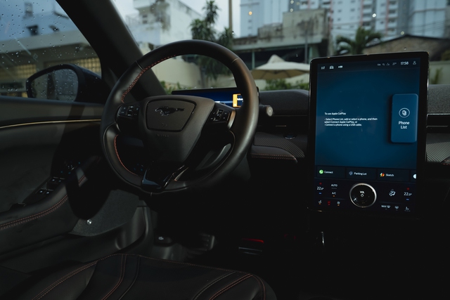 Ford chơi lớn, 'hạ giá' gần 1 tỷ đồng cho mẫu xe điện Mustang Mach-E  - Ảnh 4.