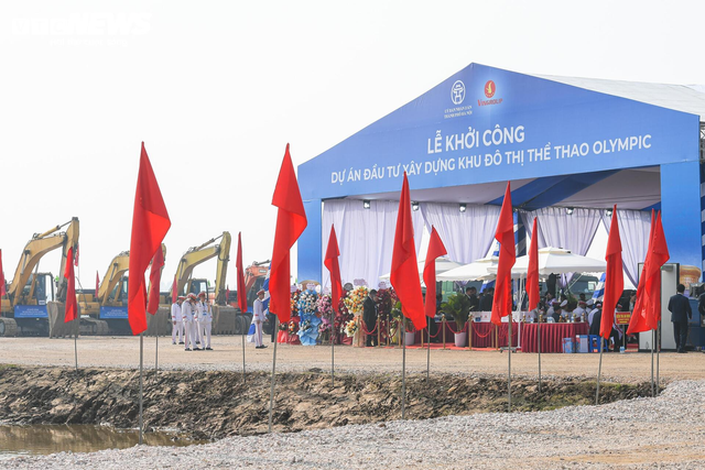 Hàng trăm người dân ngồi chật kín nhà văn hóa nghe mức giá đền bù đất tại siêu dự án Olympic 925.000 tỷ đồng có quy mô lớn nhất lịch sử Vingroup- Ảnh 2.