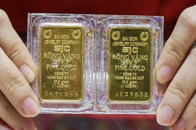 SJC thông báo nóng: Tạm ngưng đăng ký mua vàng trực tuyến - Ảnh 1.