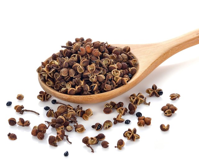 Thứ quả rừng từng rẻ như cho nay giá vọt lên 350.000đ/kg: 'Đệ nhất gia vị' được dân sành ăn săn lùng - Ảnh 2.