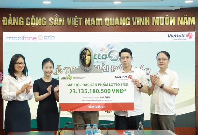 Banker Gen Z thức tới 4 giờ sáng vì trúng Vietlott hơn 23 tỷ đồng- Ảnh 1.