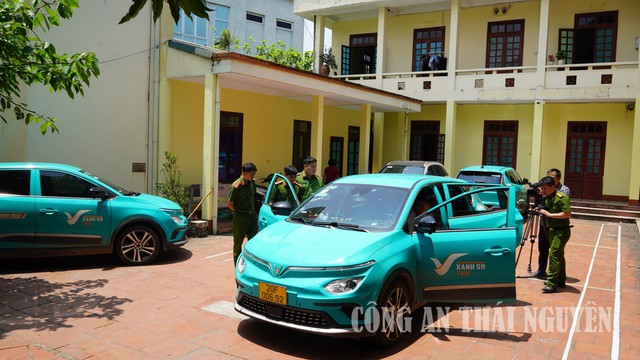 Bắt 4 tài xế taxi dùng thiết bị phá sóng để chiếm đoạt tài sản hãng taxi của tỷ phú Phạm Nhật Vượng- Ảnh 1.