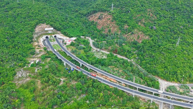 Không sao chép hay phụ thuộc nước ngoài, Việt Nam tạo kỳ tích ngay lần đầu tự xây hầm xuyên núi, giúp rút ngắn thời gian di chuyển qua cung đèo hiểm trở- Ảnh 1.