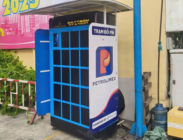Cuộc chạy đua trạm đổi pin xe điện: VinFast phủ thần tốc, Honda lập “liên minh mở”, Selex giành vỉa hè cây xăng - Ảnh 2.