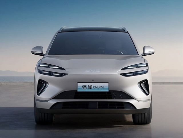 Mẫu xe bán chạy của BYD tại Việt Nam chính thức ra mắt phiên bản mới: 'Ăn xăng' 3,3 lít/100km, đi gần 2.000km không cần tiếp nhiên liệu- Ảnh 2.