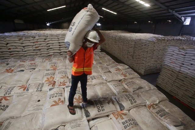 Giữa lúc láng giềng ôm kho gạo 5 triệu tấn, một nước Đông Nam Á vẫn tăng mạnh mua gạo Việt - Ảnh 2.