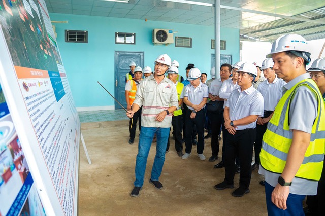 Nếu nhà thầu Trung Quốc thi công chậm, sẽ cắt giảm khối lượng để giao cho doanh nghiệp Việt Nam: Chủ tịch Đèo Cả thẳng thắn tại dự án cao tốc 36.100 tỷ đồng - Ảnh 1.