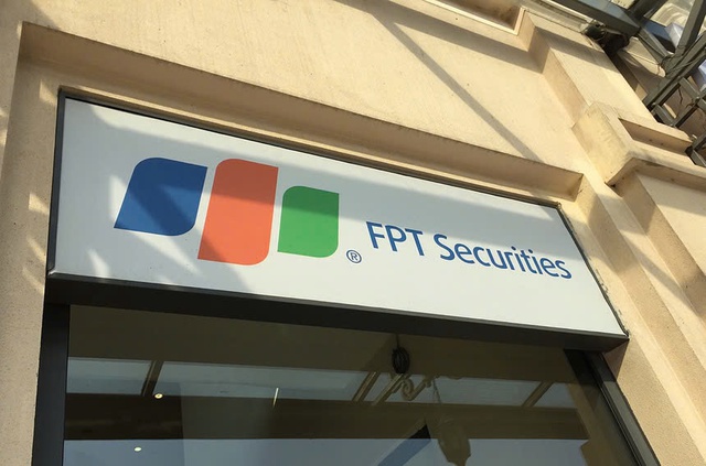 FPTS chốt quyền phát hành cổ phiếu thưởng và trả cổ tức tiền mặt - Ảnh 1.