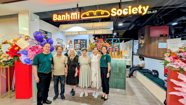 Nữ Giám đốc người Việt bỏ Google, mở tiệm bánh mì tại Singapore: thương hiệu đầu tiên và duy nhất được khách sạn 4 sao "chọn mặt gửi vàng" - Ảnh 2.