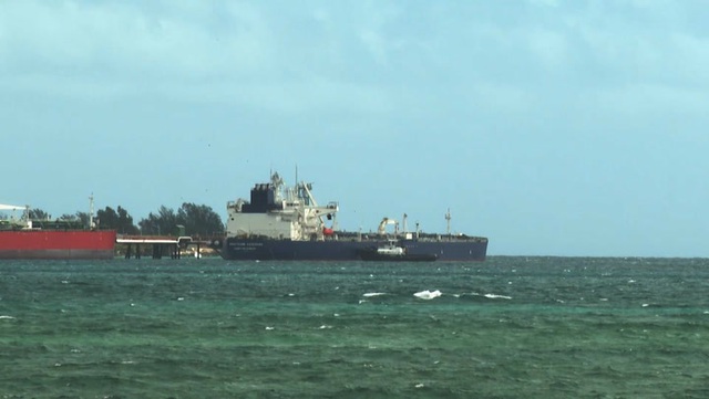 Phát hiện tàu chở gần 300.000 thùng dầu Nga đang di chuyển, đến sát Cuba thì bất ngờ dừng lại - Ảnh 1.