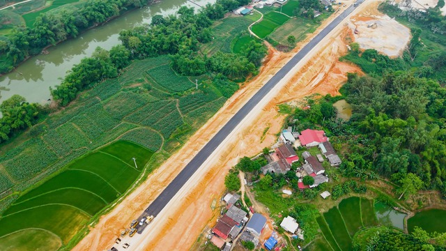 Dự án 26.000 tỷ đồng thách thức bậc nhất cả nước: Phải huy động quân đội hỗ trợ, chỉ còn hơn 1 tuần để hoàn thành đoạn tuyến quan trọng - Ảnh 2.