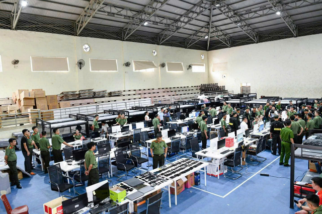 Kịp thời vô hiệu hóa đường dây sử dụng công nghệ cao lừa đảo xuyên quốc gia - Ảnh 1.