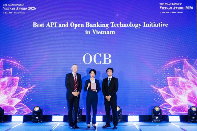 OCB nhận cú đúp giải thưởng từ The Asian Banker và Top 50 Doanh nghiệp Phát triển bền vững tiêu biểu Việt Nam 2026 - Ảnh 1.