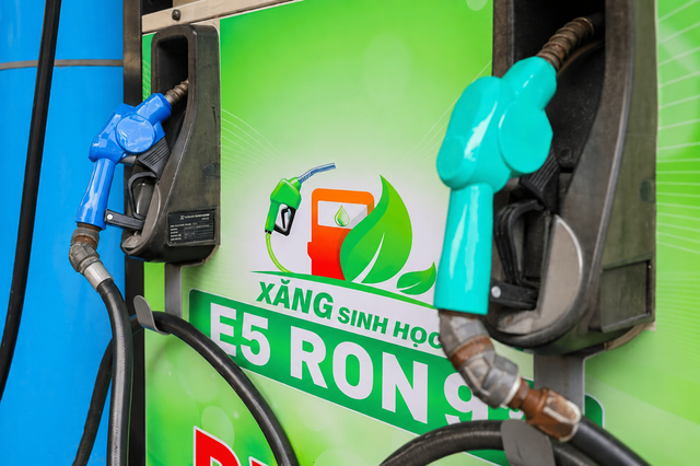 Dùng xăng E5 thay E10 cho động cơ nông nghiệp đời cũ có bớt hại máy không? Chuyên gia trả lời - Ảnh 2.