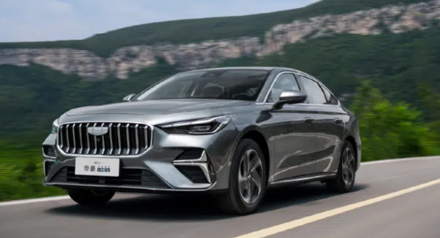 Hãng xe xây nhà máy tại Việt Nam ra mắt xe hybrid siêu tiết kiệm nhiên liệu: Giá khởi điểm hơn 300 triệu đồng, tiêu thụ 2,22L/100km - Ảnh 1.