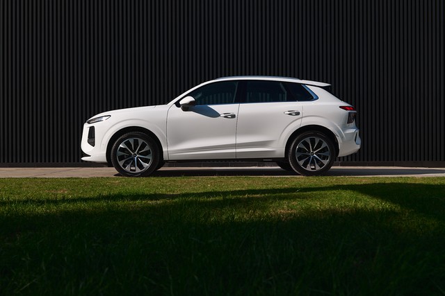 Bộ đôi SUV Audi Q3 và Q5 thế hệ mới chính thức ra mắt thị trường Việt Nam - Ảnh 7.