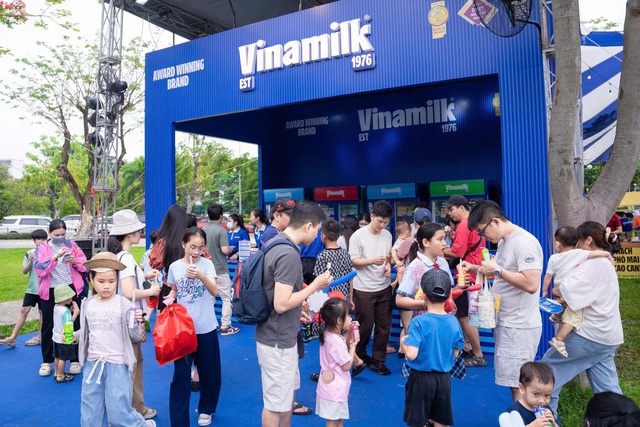 Vinamilk mang không gian trải nghiệm và dinh dưỡng đến ngày hội "Phú Mỹ Hưng hướng về trẻ em" - Ảnh 2.