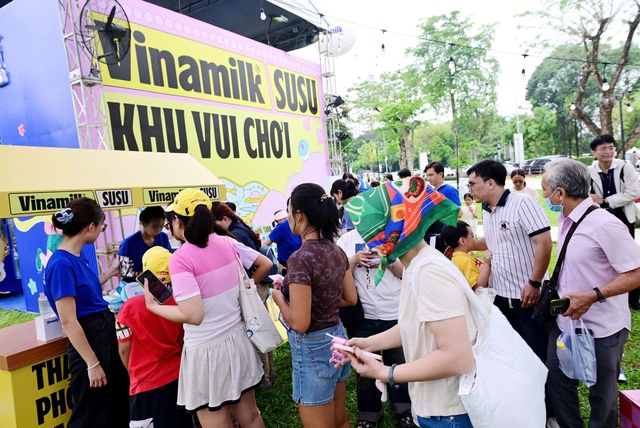 Vinamilk mang không gian trải nghiệm và dinh dưỡng đến ngày hội "Phú Mỹ Hưng hướng về trẻ em" - Ảnh 3.