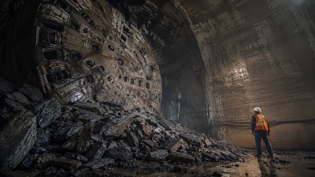 “Big Becky”: Cỗ máy thép khổng lồ xuyên đá dưới thác Niagara - Ảnh 1.