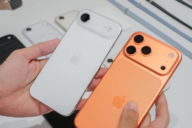 Apple tăng giá sản phẩm: Nhà bán lẻ nói gì về khả năng iPhone tăng theo? - Ảnh 1.