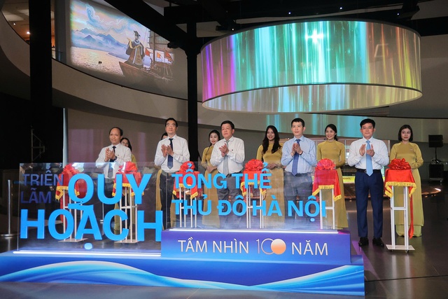 Cận cảnh từng 'ngóc ngách' tại triển lãm Quy hoạch thế kỷ của Hà Nội - Ảnh 1.