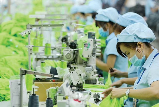 Nghịch lý 5 tháng đầu năm: Doanh nghiệp thành lập ồ ạt nhưng 'ghế' làm việc lại ít dần, chuyện gì đang diễn ra? - Ảnh 2.