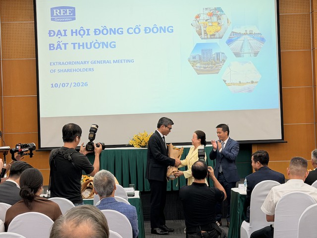 Con trai lên làm Tổng Giám đốc, bà Mai Thanh rời ghế Chủ tịch REE sau hơn 3 thập kỷ, đảm nhận vai trò mới - Ảnh 2.