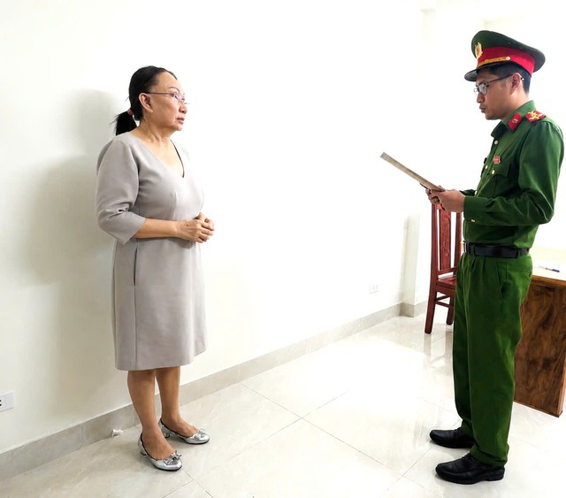 Khởi tố thêm 4 bị can trong đường dây buôn lậu hơn 30.000 viên kim cương- Ảnh 1.