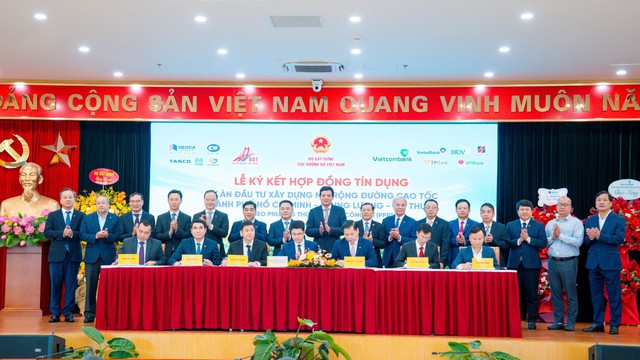 Thương vụ thu xếp vốn tư nhân lớn nhất ngành giao thông: 6 ngân hàng vừa ‘chốt’ hơn 1 tỷ USD tín dụng cho cao tốc TP.HCM - Trung Lương - Mỹ Thuận- Ảnh 2.