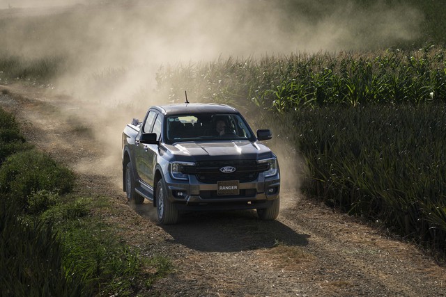 Ford Ranger 2026 thêm nhiều nâng cấp, giá khởi điểm giữ nguyên từ 707 triệu đồng - Ảnh 1.