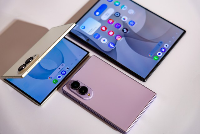 Samsung ra mắt bộ ba smartphone màn hình gập mới, giá từ 53 triệu cho bản Ultra  - Ảnh 4.