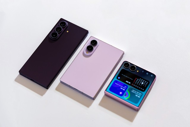 Samsung ra mắt bộ ba smartphone màn hình gập mới, giá từ 53 triệu cho bản Ultra  - Ảnh 1.