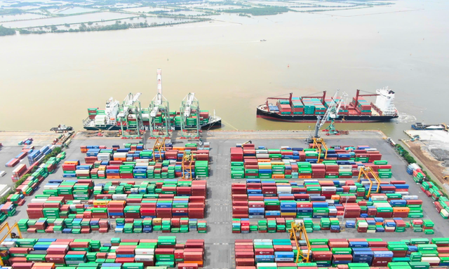 Phó Tổng Giám đốc Viconship đăng ký mua 500.000 cổ phiếu VSC - Ảnh 1.