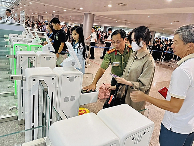 Hủy tạm hoãn xuất cảnh khi số nợ thuế còn dưới 50 triệu đồng - Ảnh 1.