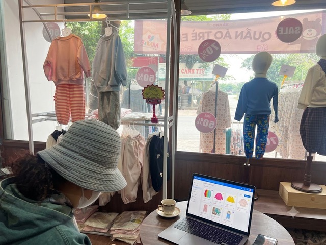 Chủ shop online ‘khóc ròng’: Có người bán trên Shopee, TikTok Shop phải ‘cõng’ gần 50% doanh thu cho các loại phí - Ảnh 1.