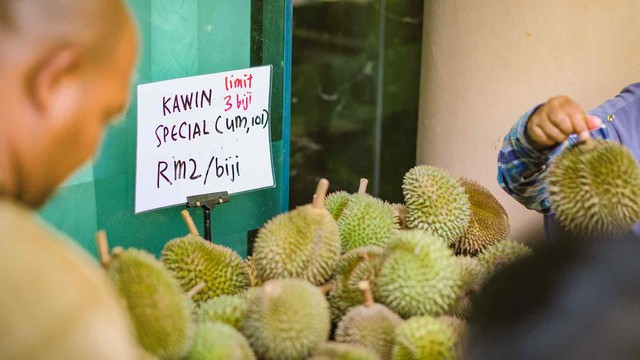 Cơn sốt sầu riêng tại Malaysia hạ nhiệt khi giá giảm sâu do dư cung - Ảnh 1.