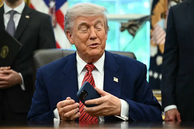 3,8 tỷ USD của người thua vì mua memecoin TRUMP chảy vào túi ai?  - Ảnh 1.