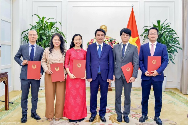 Bộ Ngoại giao điều động, bổ nhiệm loạt cán bộ lãnh đạo, quản lý - Ảnh 1.
